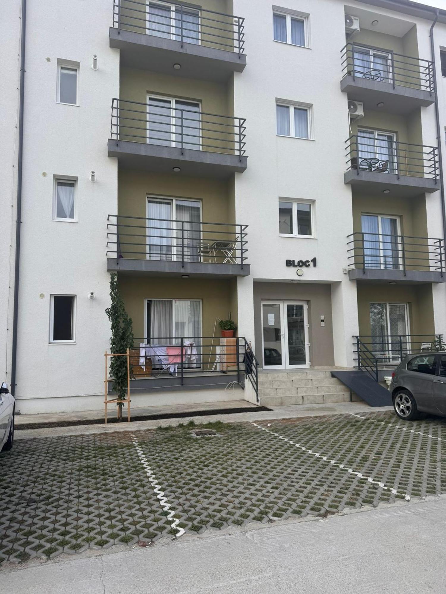 Comfort Azure Bucharest Exterior photo